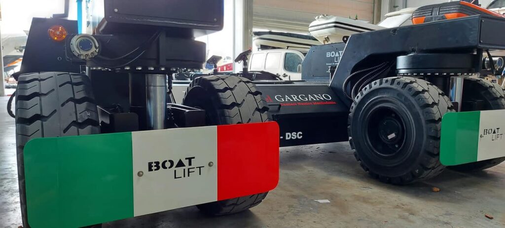 Nuovo Carrellone Boat Lift fino a 100 tonnellate per il Cantiere Nautico Marina del Gargano